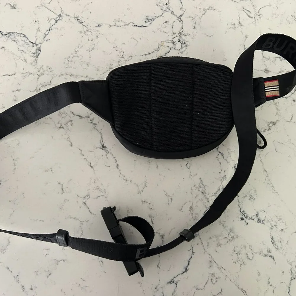 🤎 ♥️ 🖤 Burberry Black Bum Bag / Belt Bag - Picture 3 of 9